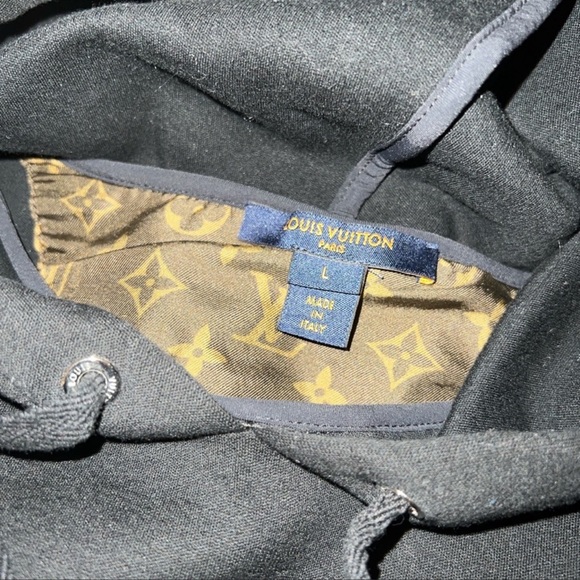 Women Louis Vuitton sweater Hoodie in very good condition. - Picture 4 of 5